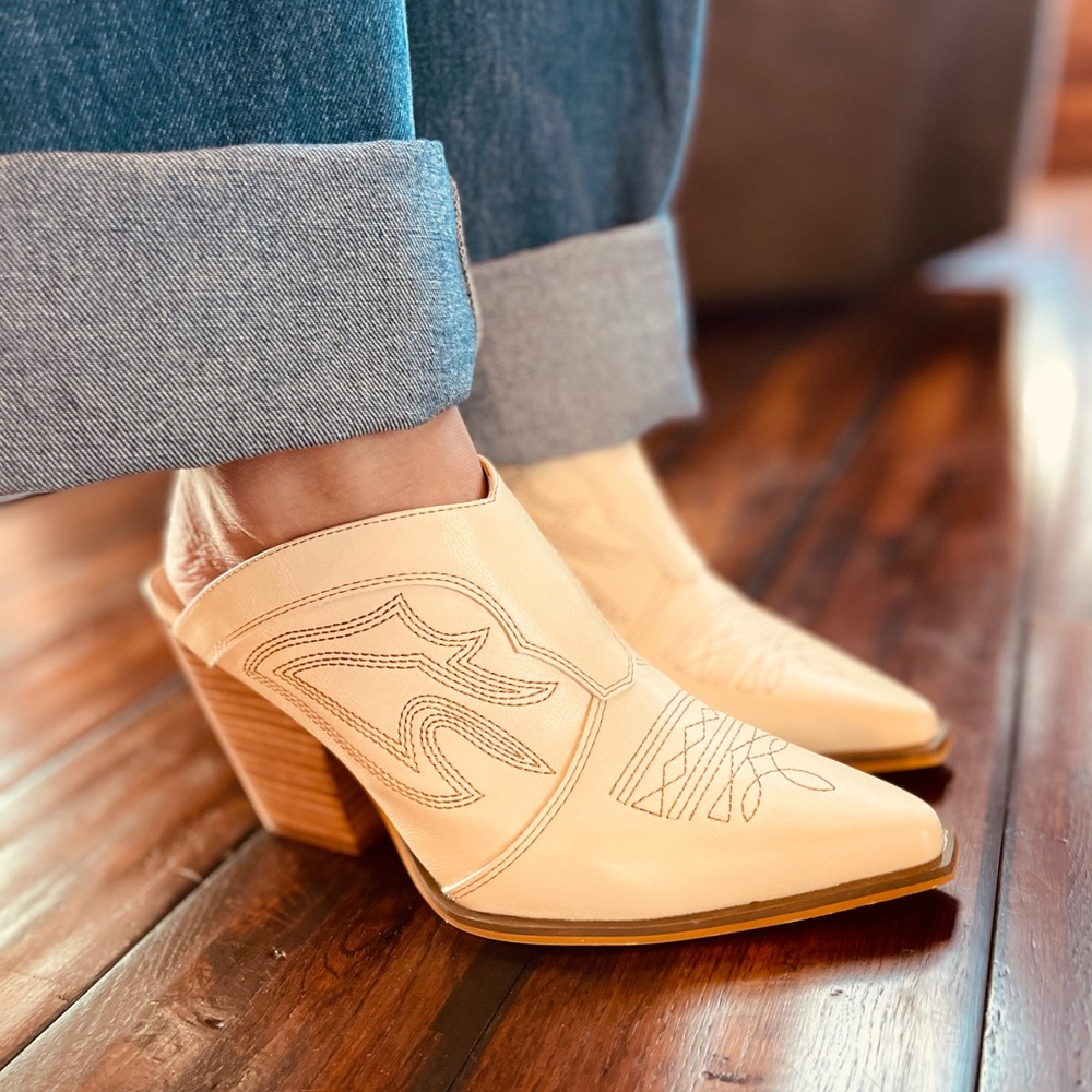 Women’s Ivory Snip toe cowboy boot slip on shoe Slip on Mule with heel
